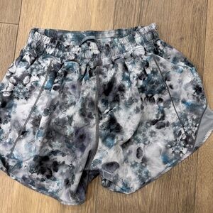 lululemon athletica Women's Printed Athletic Shorts in Gray, Blue, Black